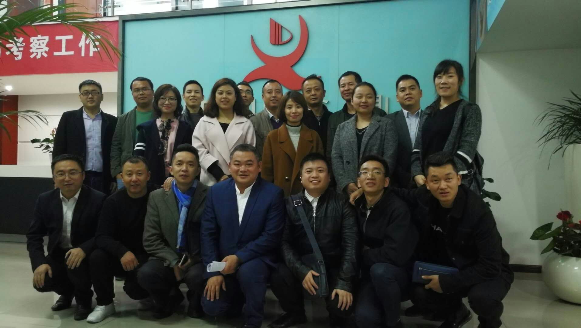 新葡萄88805官网教师赴成都进行毕业生回访及培养方案调研1.jpg