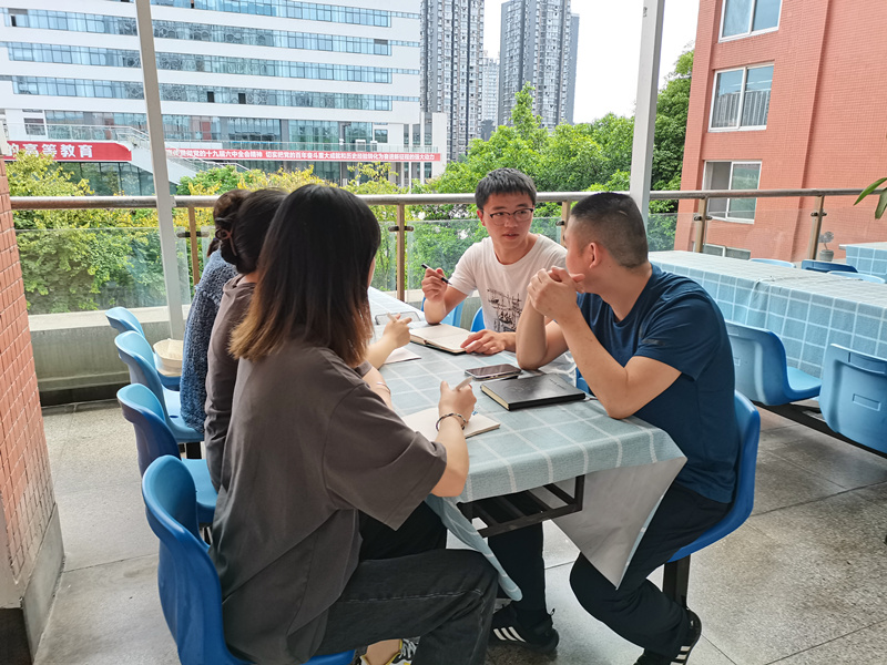 新葡萄88805官网学生党员四支部召开4月支委会1.jpg 新葡萄88805官网学生党员四支部召开4月支委会1.jpg