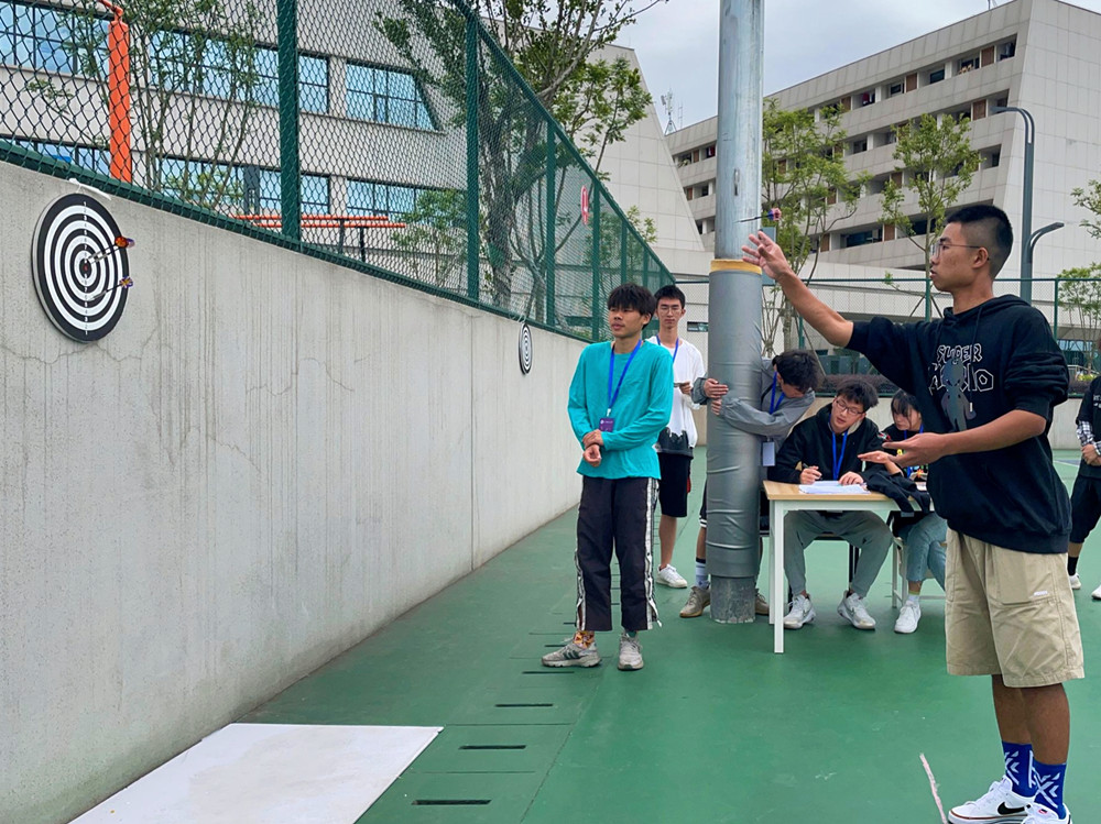 新葡萄88805官网在校田径运动会中连创佳绩2.jpg 新葡萄88805官网在校田径运动会中连创佳绩2.jpg